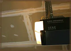 SOS Garage Doors Bellevue, WA 206-569-4429 - openers-sid-gr-02m